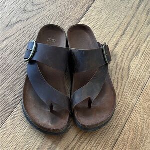 White Mountain foot beds Sandals